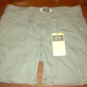 Levi Cargo Shorts Misses